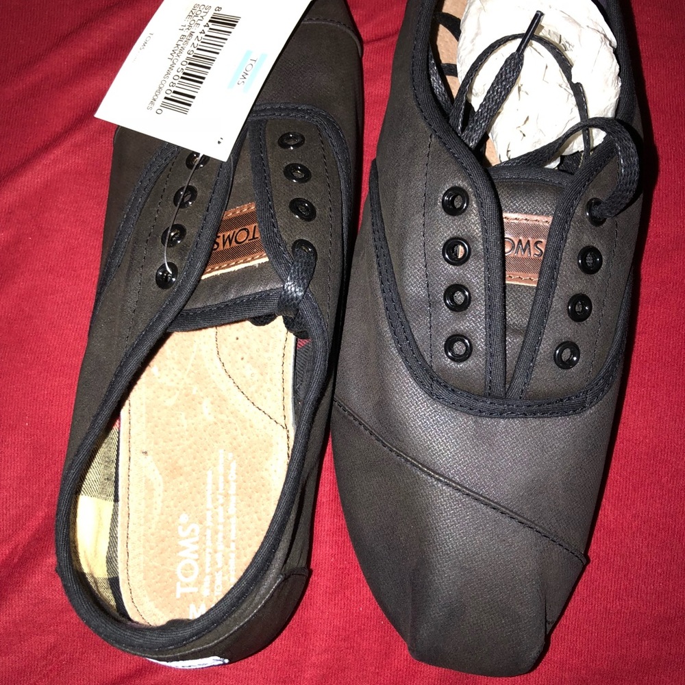 Men’s Toms